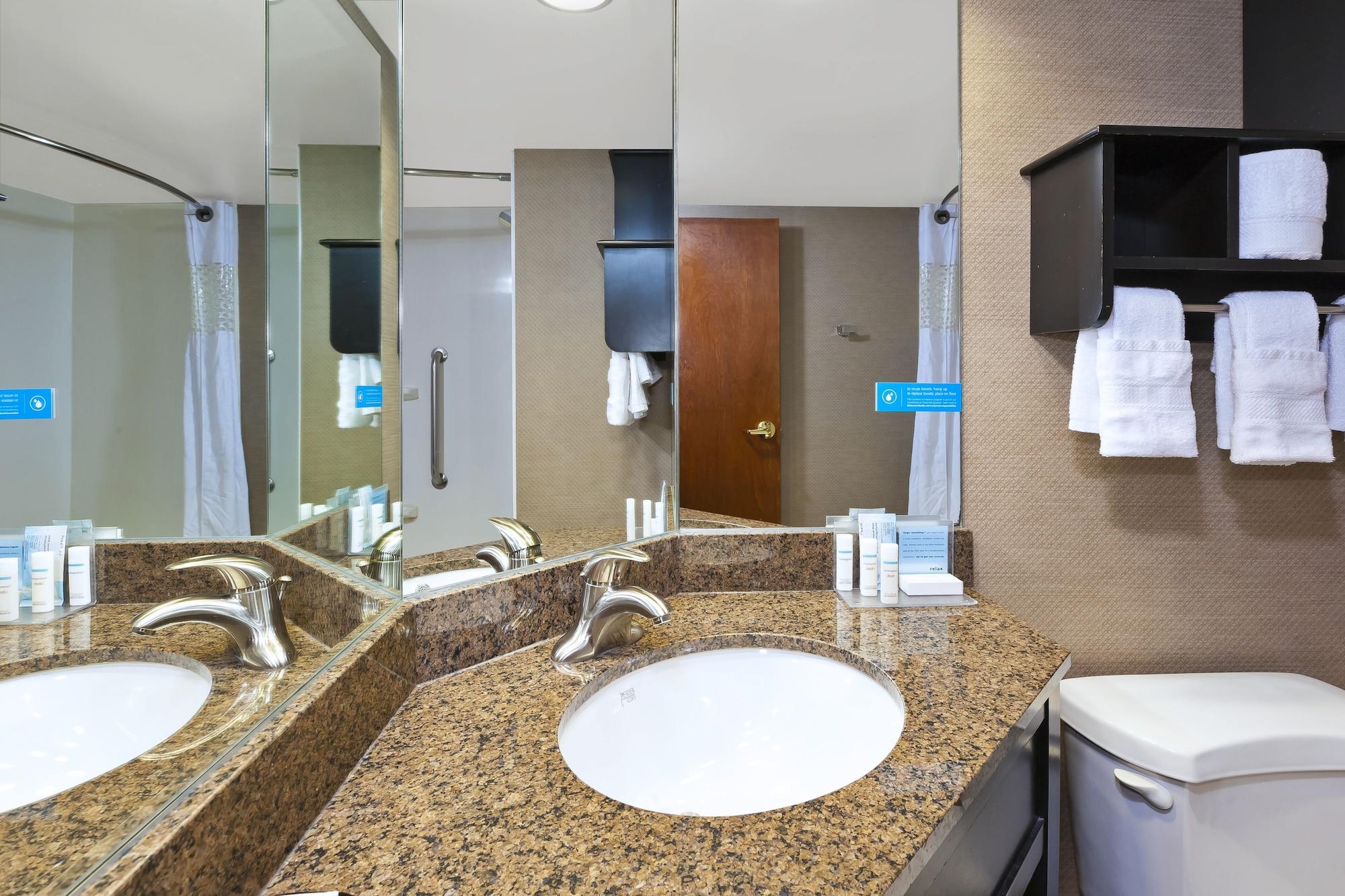 Surestay Plus Hotel By Best Western Stevensville St Joseph Экстерьер фото