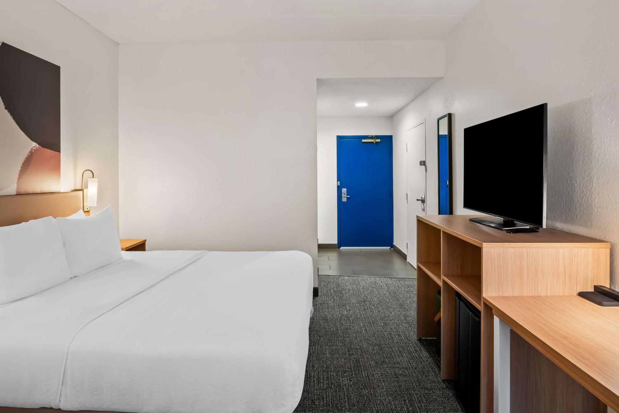 Surestay Plus Hotel By Best Western Stevensville St Joseph Экстерьер фото