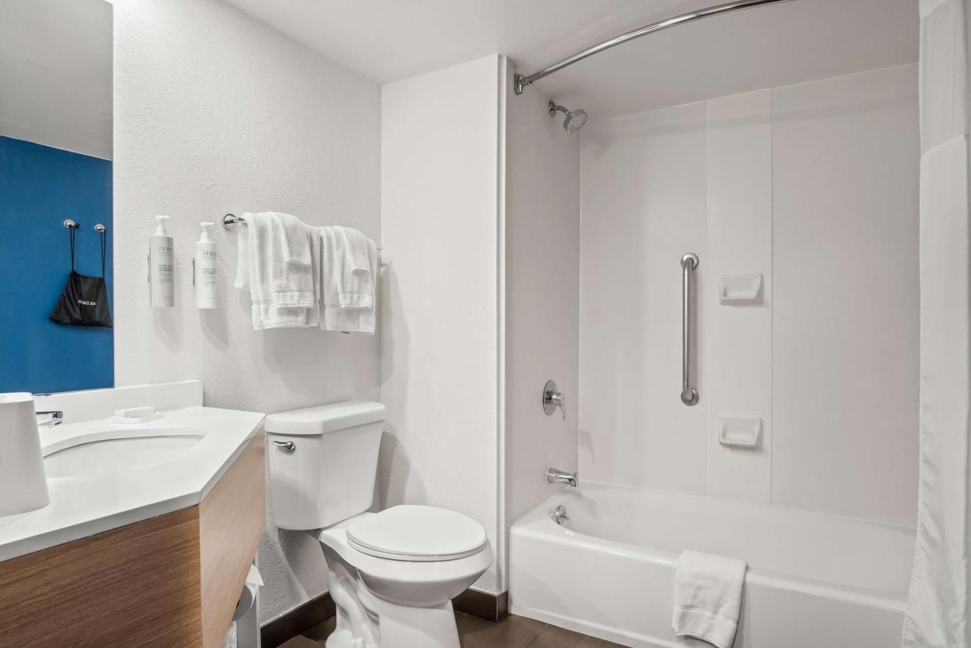 Surestay Plus Hotel By Best Western Stevensville St Joseph Экстерьер фото