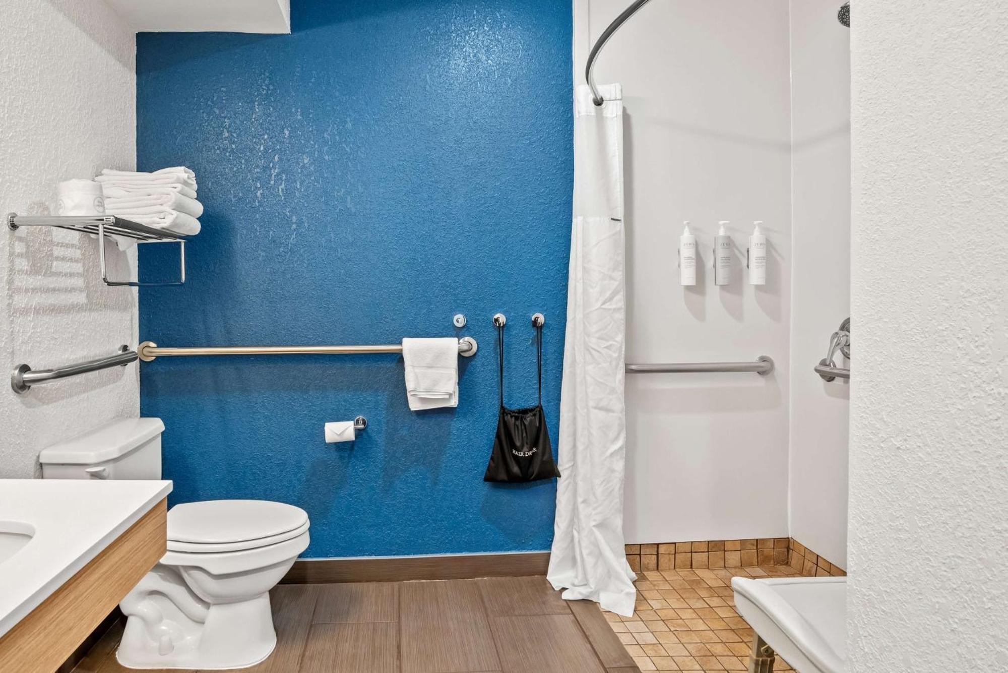 Surestay Plus Hotel By Best Western Stevensville St Joseph Экстерьер фото