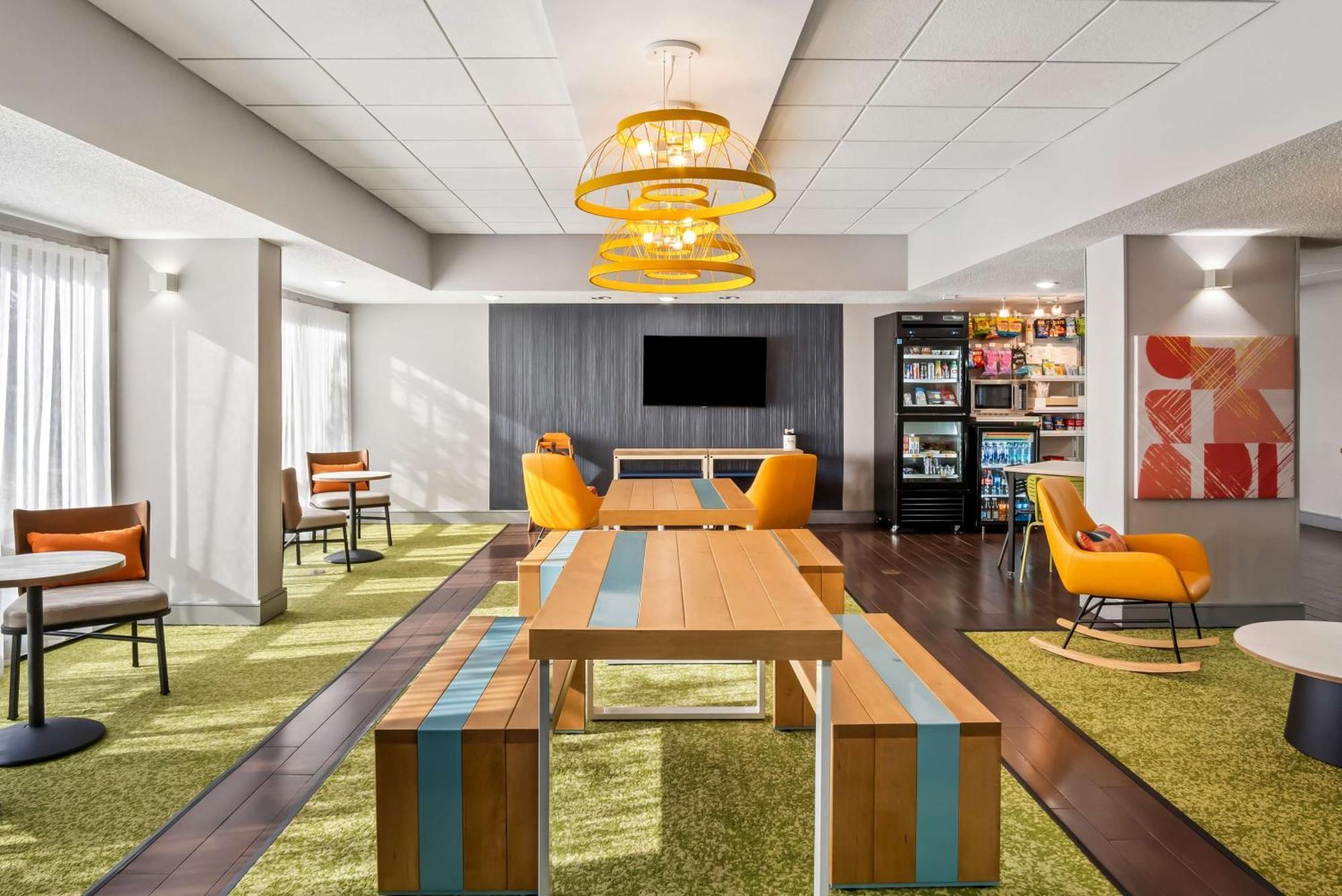 Surestay Plus Hotel By Best Western Stevensville St Joseph Экстерьер фото